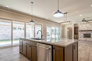 2407 Vineyard Dr, Granbury, TX 76048 - Photo 10