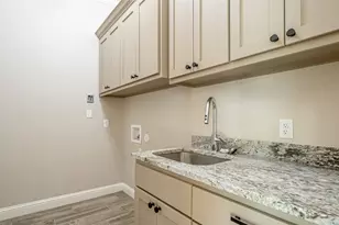 2407 Vineyard Dr, Granbury, TX 76048 - Photo 14