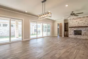 2407 Vineyard Dr, Granbury, TX 76048 - Photo 10