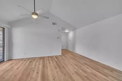 6026 Stoneybrook Drive, Fort Worth, TX 76112 - Photo 10