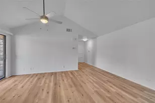 6026 Stoneybrook Dr, Fort Worth, TX 76112 - Photo 10