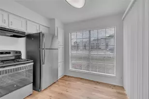 6034 Stoneybrook Dr, Fort Worth, TX 76112 - Photo 6