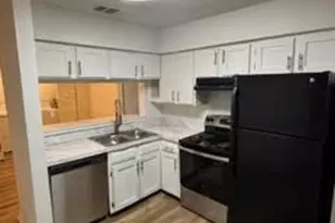 6042 Stoneybrook Dr, Fort Worth, TX 76112 - Photo 8