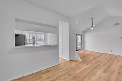 6042 Stoneybrook Drive, Fort Worth, TX 76112 - Photo 12