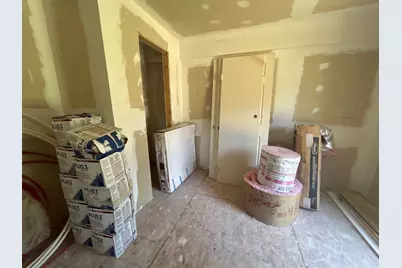 911 W Sears Street, Denison, TX 75020 - Photo 6