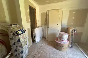 911 W Sears St, Denison, TX 75020 - Photo 6