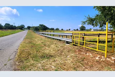 884 County Road 3555, Paradise, TX 76073 - Photo 4