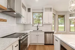 375 St Andrews Dr, Mabank, TX 75156 - Photo 10