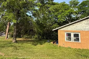 615 Quitman St, Pittsburg, TX 75686 - Photo 2