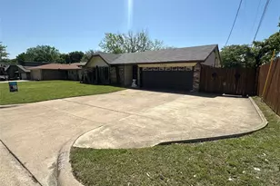 7700 Briarwood Dr, North Richland Hills, TX 76182 - Photo 2