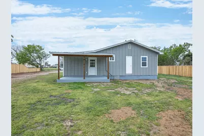 107 E Riley Street, Bowie, TX 76230 - Photo 30