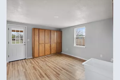 107 E Riley Street, Bowie, TX 76230 - Photo 26