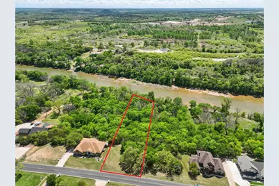 9804 Bellechase Road, Granbury, TX 76049 - Photo 2