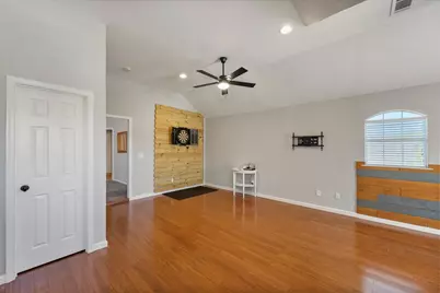 2815 S Serrano, Grand Prairie, TX 75054 - Photo 26