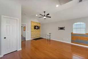 2815 S Serrano, Grand Prairie, TX 75054 - Photo 26