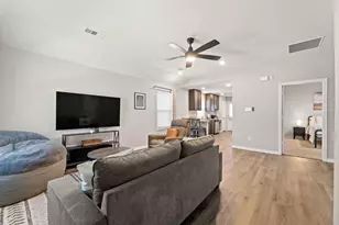 5521 Willamette Dr, Fort Worth, TX 76119 - Photo 4