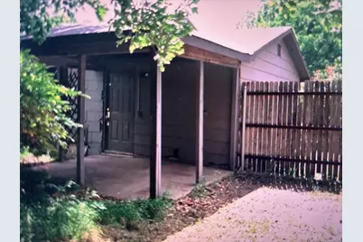 507 Hodge Street, Bowie, TX 76230 - Photo 2