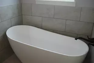 201 Cliff Ct, Godley, TX 76044 - Photo 28