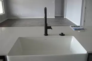 201 Cliff Ct, Godley, TX 76044 - Photo 16