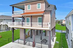 1983 Royalville Ct, Port Bolivar, TX 77650 - Photo 2