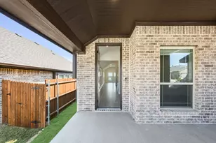 640 Pawprint Holw, Godley, TX 76044 - Photo 4