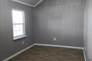 512 Irby Ln, Irving, TX 75061 - Photo 8