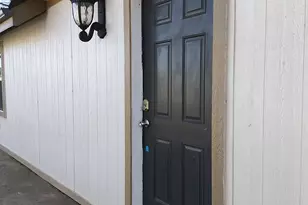 512 Irby Ln, Irving, TX 75061 - Photo 4