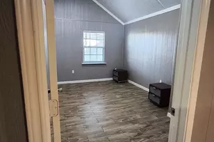 512 Irby Ln, Irving, TX 75061 - Photo 12