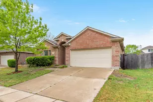 5013 Royal Burgess Dr, Fort Worth, TX 76135 - Photo 2