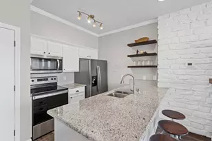 401 E Pearl St, Granbury, TX 76048 - Photo 14