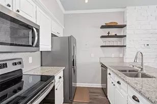 401 E Pearl St, Granbury, TX 76048 - Photo 12