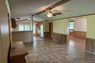 306 Oak St, Nocona, TX 76255 - Photo 10