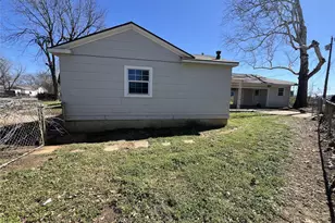 2912 W Elm St, Denison, TX 75020 - Photo 2