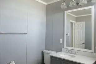 406 N Carrier Pkwy, Grand Prairie, TX 75050 - Photo 10