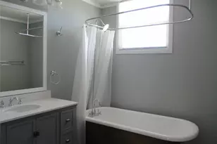 406 N Carrier Pkwy, Grand Prairie, TX 75050 - Photo 12