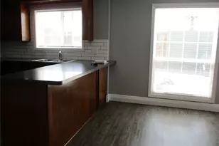 406 N Carrier Pkwy, Grand Prairie, TX 75050 - Photo 4