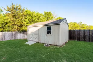 1448 Lauren Dr, Burleson, TX 76028 - Photo 36