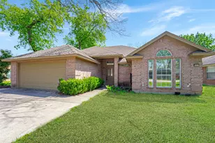 604 N Cherry St, Aubrey, TX 76227 - Photo 1