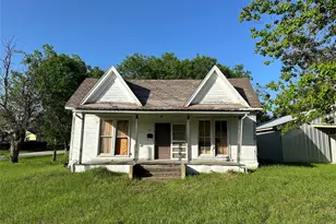 709 W Navasota St, Groesbeck, TX 76642 - Photo 1