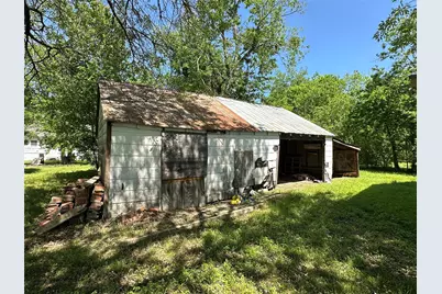 709 W Navasota Street, Groesbeck, TX 76642 - Photo 4