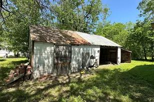 709 W Navasota St, Groesbeck, TX 76642 - Photo 4