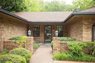 1305 Cliff Dr, Graham, TX 76450 - Photo 2