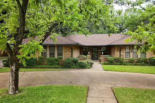 1305 Cliff Dr, Graham, TX 76450 - Photo 1