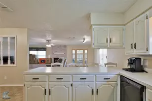 721 Mistletoe St, Breckenridge, TX 76424 - Photo 10