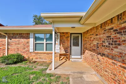 721 Mistletoe Street, Breckenridge, TX 76424 - Photo 2
