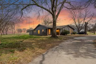 530 Co Rd 1123, Fruitvale, TX 75127 - Photo 2