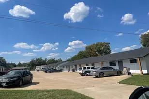 202 S Broadway St, Bells, TX 75414 - Photo 2