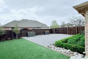 924 Blue Quail Run, Glenn Heights, TX 75154 - Photo 2