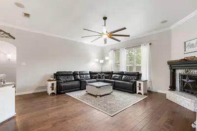 4404 Cluster Oak Court, Granbury, TX 76049 - Photo 10