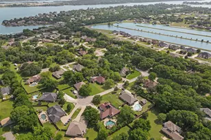 4404 Cluster Oak Ct, Granbury, TX 76049 - Photo 2